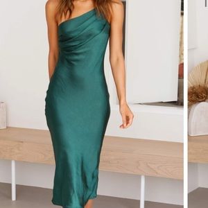 One shoulder satin green midi dress